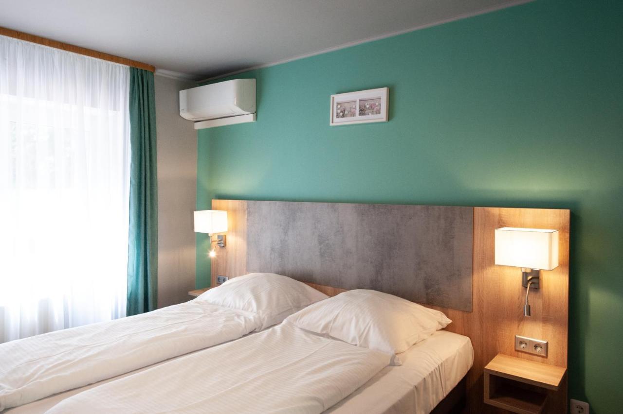 Hotel Bluechertal บาคาราค ภายนอก รูปภาพ